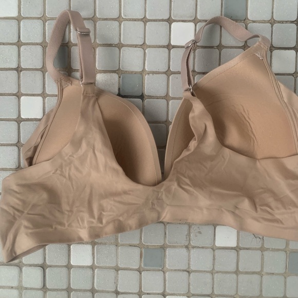 Aerie Wireless Bra - Picture 2 of 3